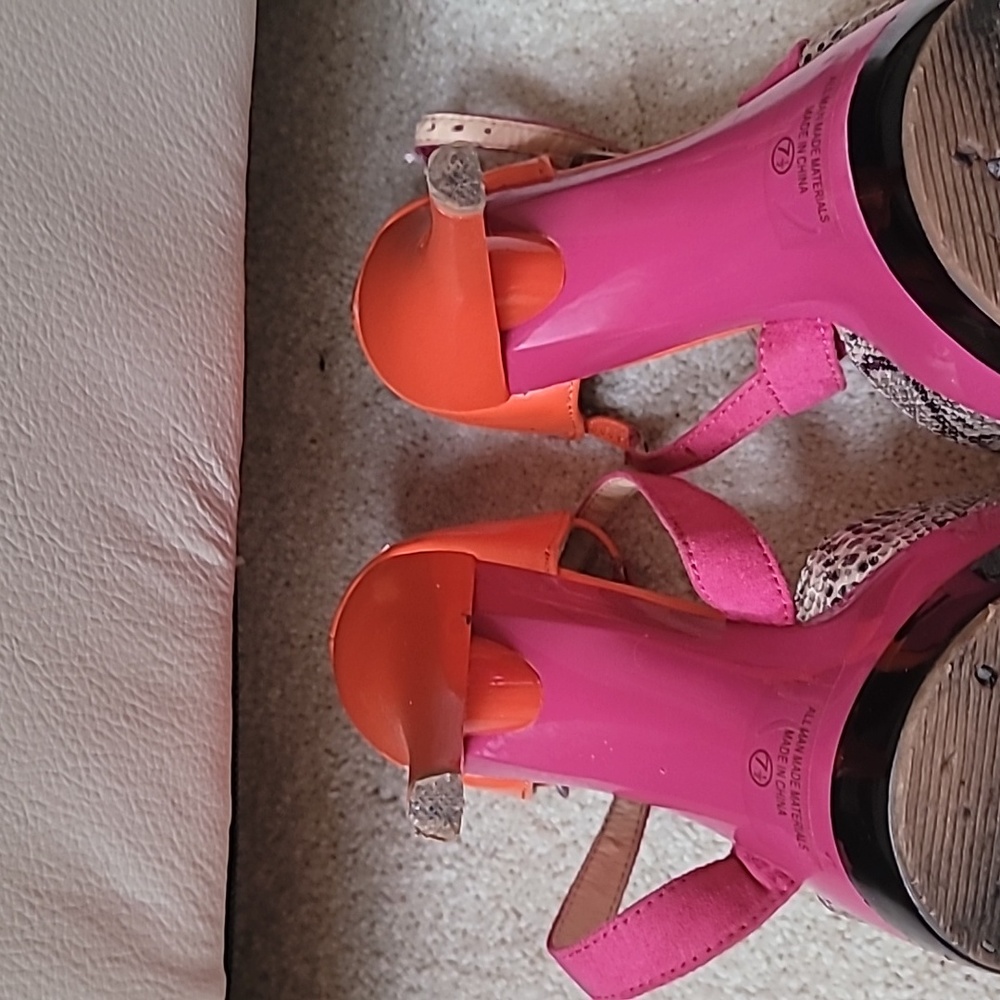 Shoes - Picture 4 of 4